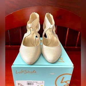 LifeStride  ( new in box)
Giovanna 2 Pumps Sz 8.5